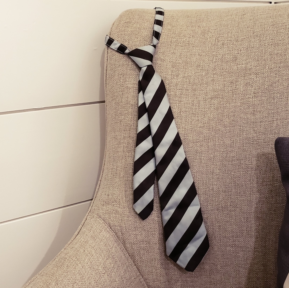 Boys striped neck tie  4-8 yrs old